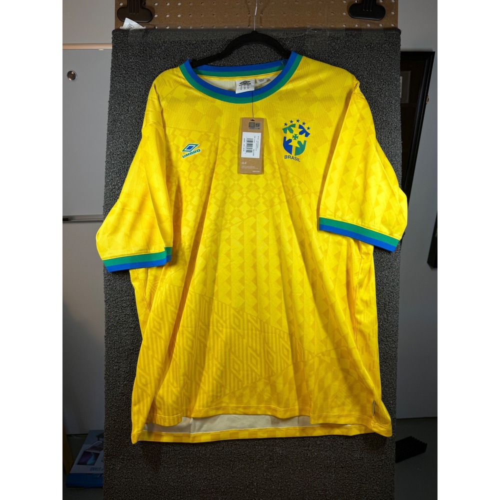Umbro Brasil Soccer Jersey Mens XL Yellow Short Sleeve Shirt UUM155930U-C4G